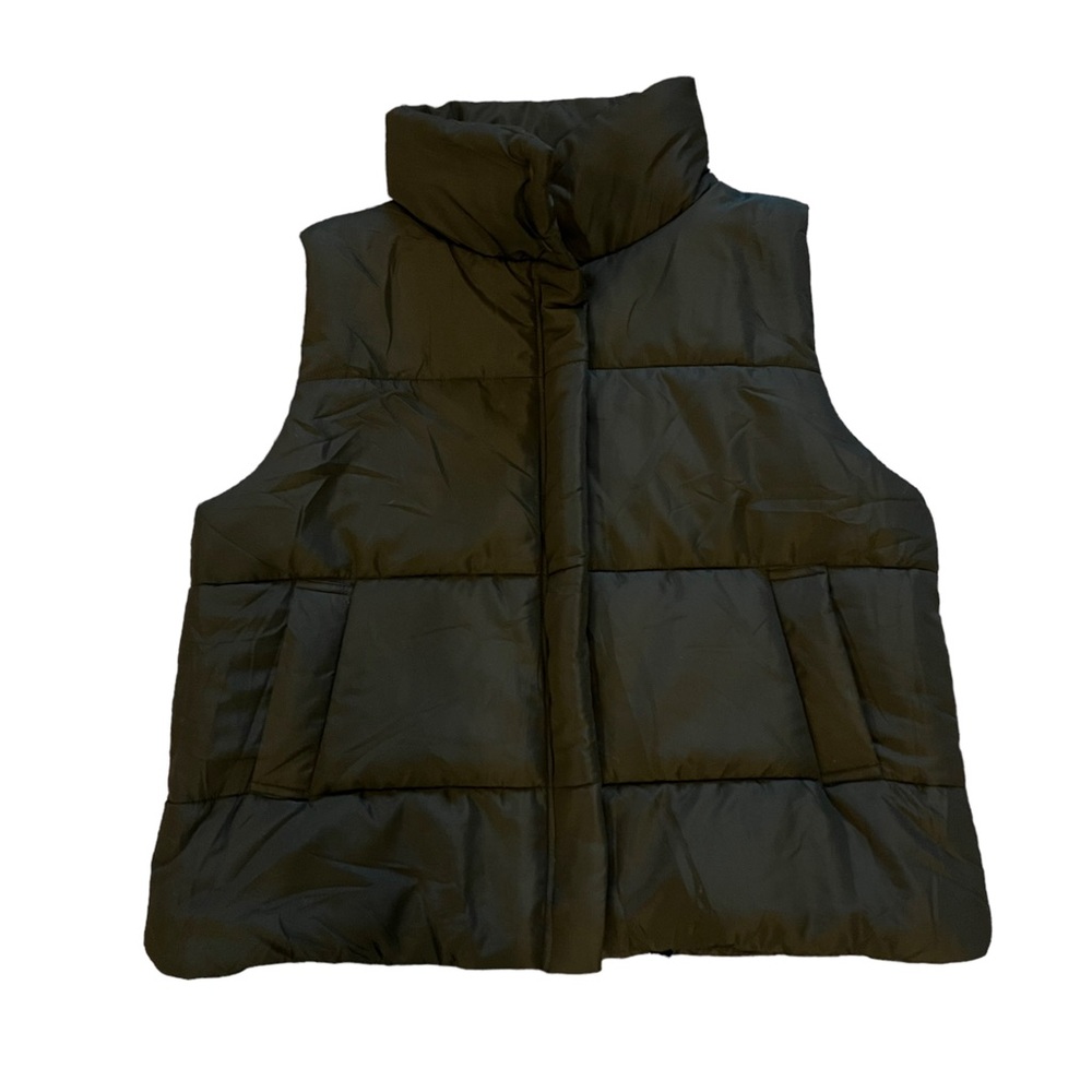 Black zip up puffer vest